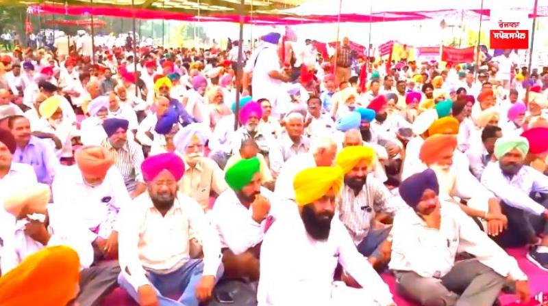 Employees and pensioners Employees and pensioners