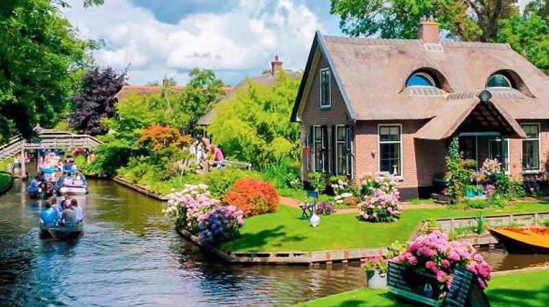 Giethoorn village of netherland with no roads and no pollution Giethoorn village of netherland with no roads and no pollution