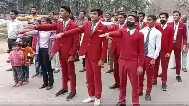 School Kids Made to Take 'Hindu Rashtra' Oath Across India School Kids Made to Take 'Hindu Rashtra' Oath Across India