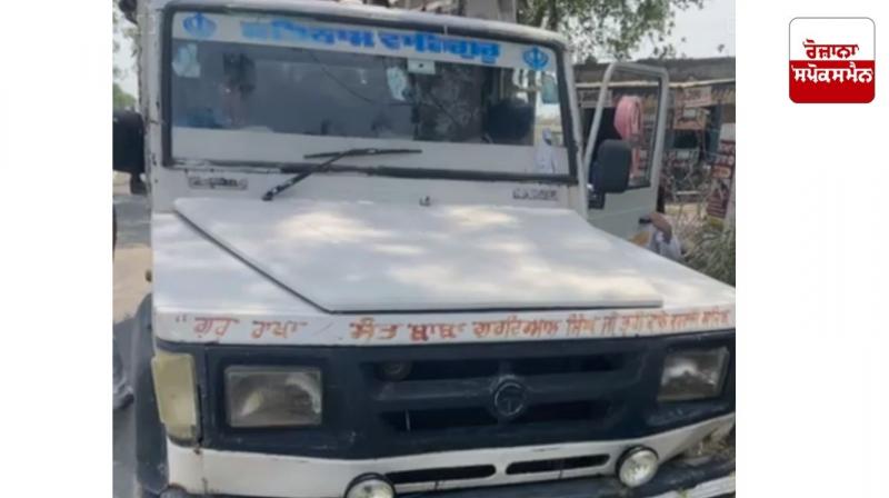 ਪਟਿਆਲਾ ’ਚ ਸਕੂਲੀ ਬੱਚਿਆਂ ਦੀ ਗੱਡੀ ਨਾਬਾਲਿਗ ਤੋਂ ਚਲਵਾਉਣ ਦਾ ਦੋਸ਼, ਲੋਕਾਂ ਨੇ ਘੇਰੀ ਗੱਡੀ ਪਟਿਆਲਾ ’ਚ ਸਕੂਲੀ ਬੱਚਿਆਂ ਦੀ ਗੱਡੀ ਨਾਬਾਲਿਗ ਤੋਂ ਚਲਵਾਉਣ ਦਾ ਦੋਸ਼, ਲੋਕਾਂ ਨੇ ਘੇਰੀ ਗੱਡੀ