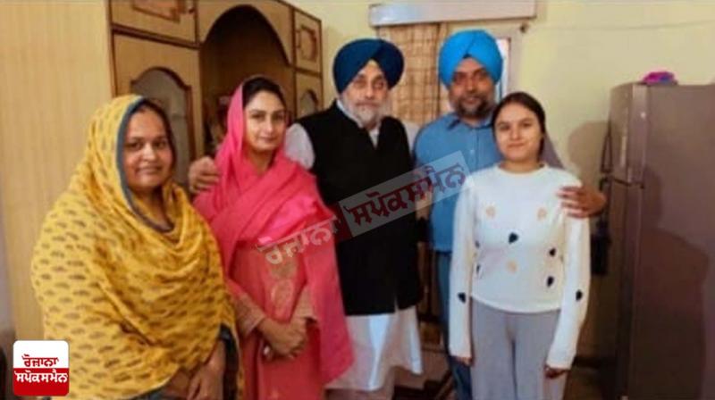 Sukhbir badal and Harsimrat Badal with New appointed jail superintendent Sucha singh Sukhbir badal and Harsimrat Badal with New appointed jail superintendent Sucha singh