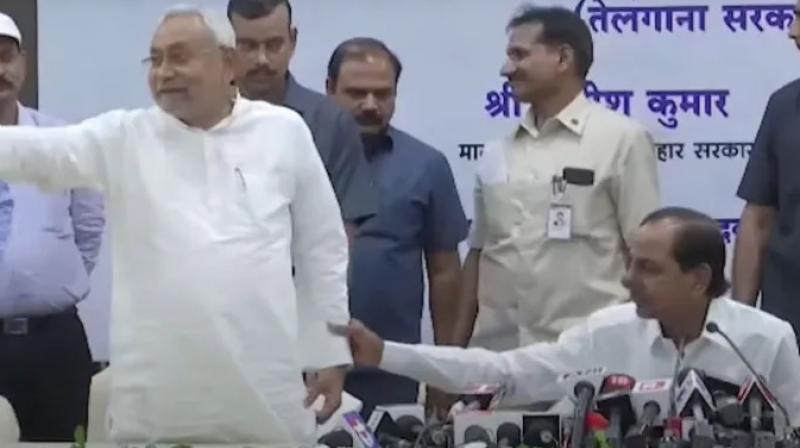 embarrassing conversation on stage between Nitish Kumar and KCR over the 2024 PM candidate embarrassing conversation on stage between Nitish Kumar and KCR over the 2024 PM candidate