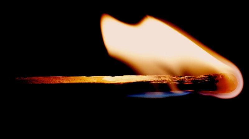 Father tried to burn his own daughter, case registered Father tried to burn his own daughter, case registered