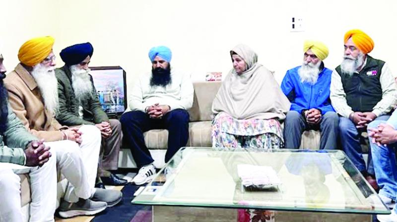 SGPC delegation reached the house of Bhai Gurdev Singh Kaunke SGPC delegation reached the house of Bhai Gurdev Singh Kaunke