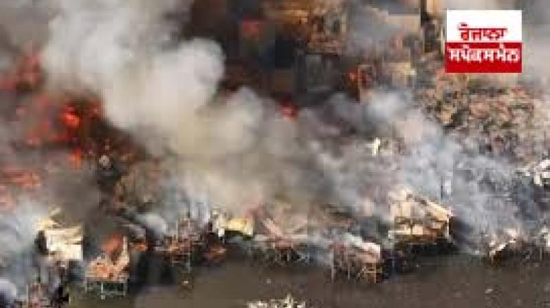 Philippines: Fire breaks out in residential area Philippines: Fire breaks out in residential area