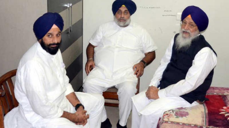 Sukhbir Singh Badal With Avtar Singh Makkar And Bikram Singh Majithia