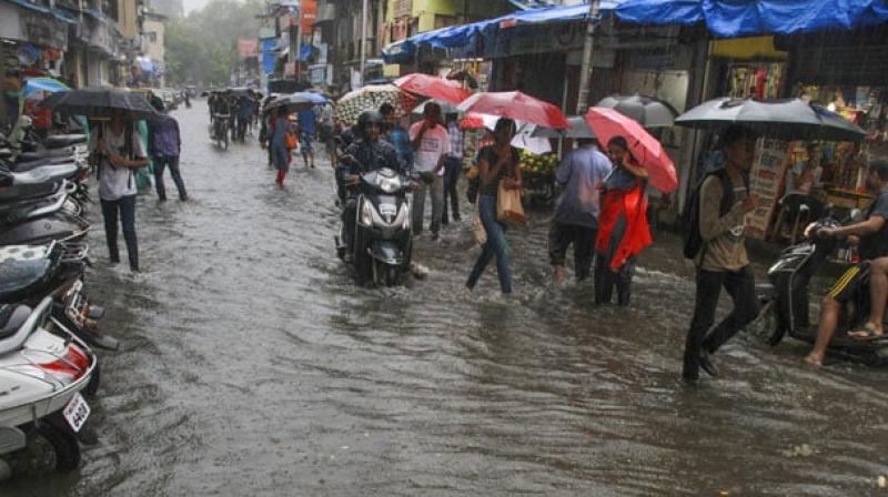Mumbai witnessed heavy rain jams and water logging reported in some areas Mumbai witnessed heavy rain jams and water logging reported in some areas