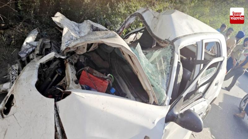 Alto car collides with trailer, two killed Alto car collides with trailer, two killed