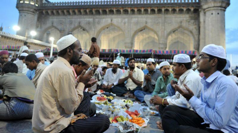 Sikh man gives discounts to Muslims to promote peace in Pakistan