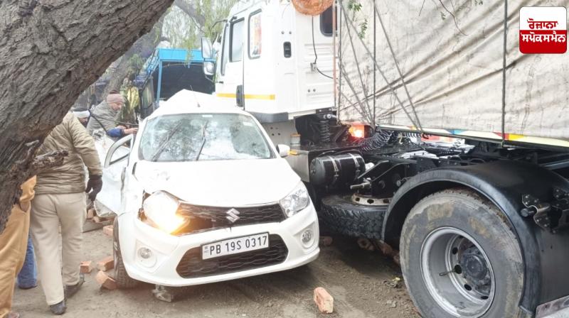 Major road accident in Barnala due to fog, 6 injured and one girl dead Major road accident in Barnala due to fog, 6 injured and one girl dead