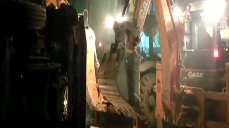 8 killed after sand-laden truck overturns on parked car in Kaushambi 8 killed after sand-laden truck overturns on parked car in Kaushambi