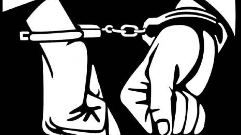 Handcuff Handcuff