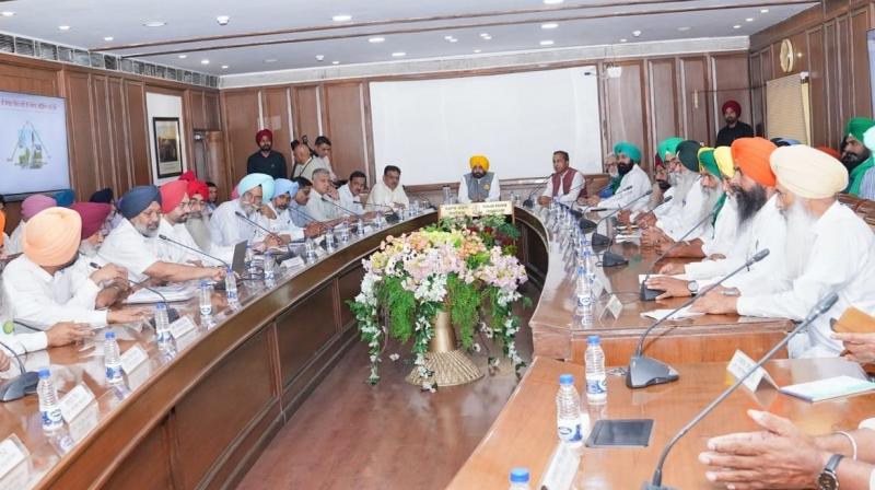 Meeting of the farmers with the Chief Minister Meeting of the farmers with the Chief Minister