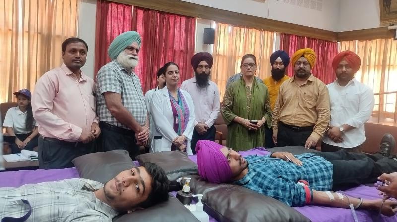 Sri Guru Gobind Singh College organized a successful blood donation camp Sri Guru Gobind Singh College organized a successful blood donation camp