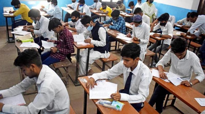 CBSE changes exam format of Class 11 and 12 CBSE changes exam format of Class 11 and 12
