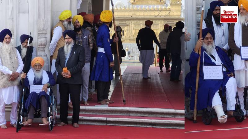 Sukhbir Badal and Sukhdev Dhindsa serving at Sri Darbar Sahib with a plaque around their neck and a spear in their hands. Sukhbir Badal and Sukhdev Dhindsa serving at Sri Darbar Sahib with a plaque around their neck and a spear in their hands.