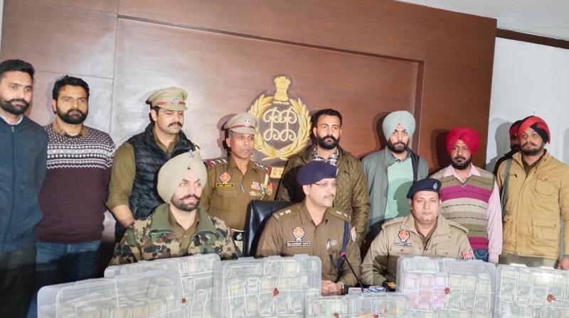 International human traffickers arrested and busted with 2 crore 13 lakh rupees and 64 tola gold ornaments
