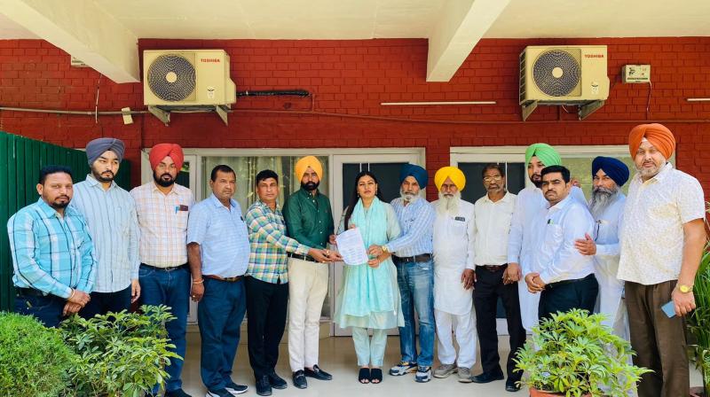 Anmol Gagan Mann heard the problems of the councilors of Municipal Council Kharar Anmol Gagan Mann heard the problems of the councilors of Municipal Council Kharar