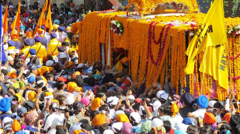 Nagar Kirtan of Sikh devotees to Nankana Sahib departs from Delhi Nagar Kirtan of Sikh devotees to Nankana Sahib departs from Delhi