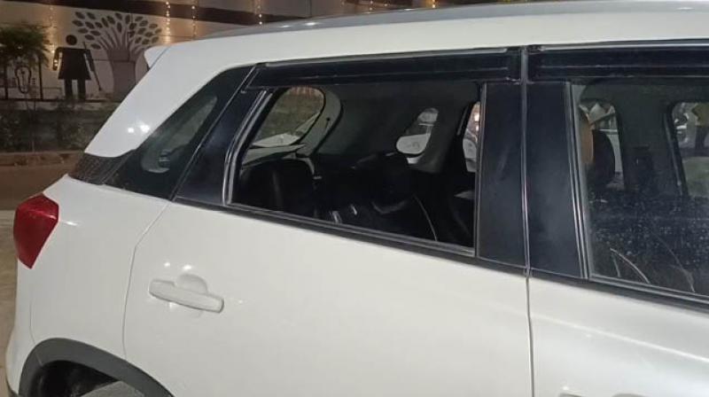 Theft by breaking the car glass in Ludhiana Theft by breaking the car glass in Ludhiana