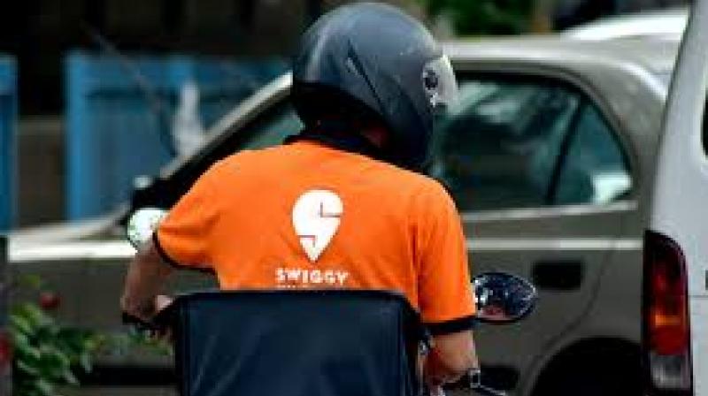 Hindu man refuses to receive food delivery from Muslim boy, case registered Hindu man refuses to receive food delivery from Muslim boy, case registered
