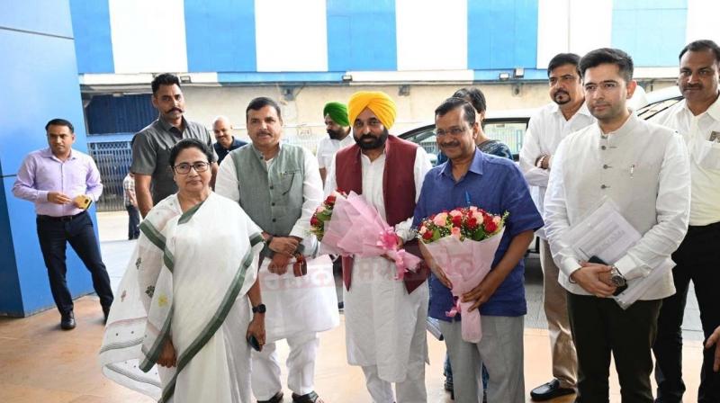 Arvind Kejriwal, CM Bhagwant Mann Meet Mamata Banerjee Arvind Kejriwal, CM Bhagwant Mann Meet Mamata Banerjee