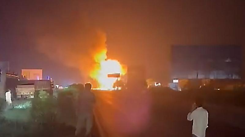 200 cylinders burst on Jaipur-Ajmer highway 200 cylinders burst on Jaipur-Ajmer highway