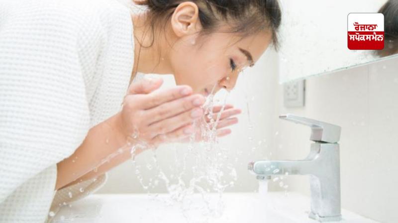 Keep these things in mind while washing your face Keep these things in mind while washing your face