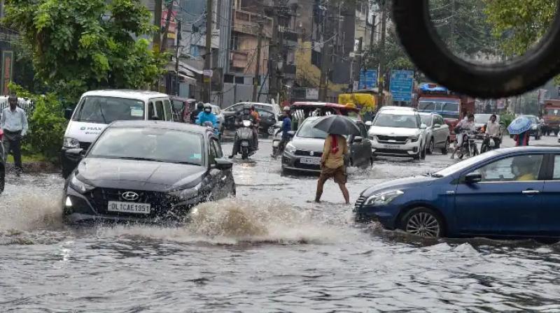 BJP and Congress target Kejriwal government over waterlogging in Delhi BJP and Congress target Kejriwal government over waterlogging in Delhi