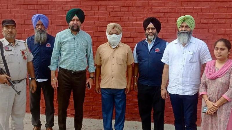 ਵਿਜੀਲੈਂਸ ਬਿਊਰੋ ਵਲੋਂ ਕਾਬੂ ਕੀਤਾ ਹੌਲਦਾਰ ਵਿਜੀਲੈਂਸ ਬਿਊਰੋ ਵਲੋਂ ਕਾਬੂ ਕੀਤਾ ਹੌਲਦਾਰ