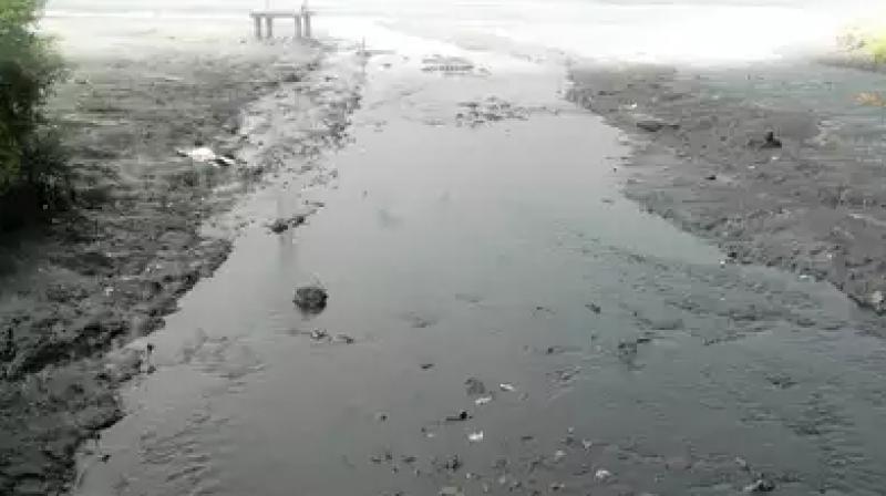 Stern action against those who pollute water Stern action against those who pollute water