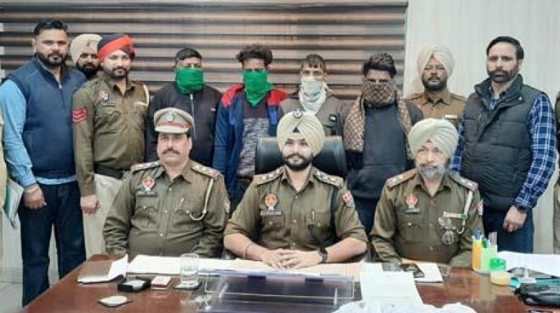 6 members of 8-member gang of thieves arrested in Begowal: jewels, kirpan and 3 daggers recovered