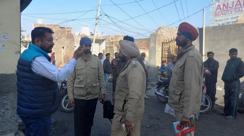 In Bathinda, robbers killed mother and son with an axe: the woman died, the condition of the youth is critical. In Bathinda, robbers killed mother and son with an axe: the woman died, the condition of the youth is critical.