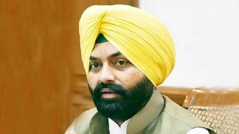 Badal family buses stopped entering Chandigarh, now only Punjab government buses will be allowed to enter Chandigarh: Laljit Singh Bhullar Badal family buses stopped entering Chandigarh, now only Punjab government buses will be allowed to enter Chandigarh: Laljit Singh Bhullar