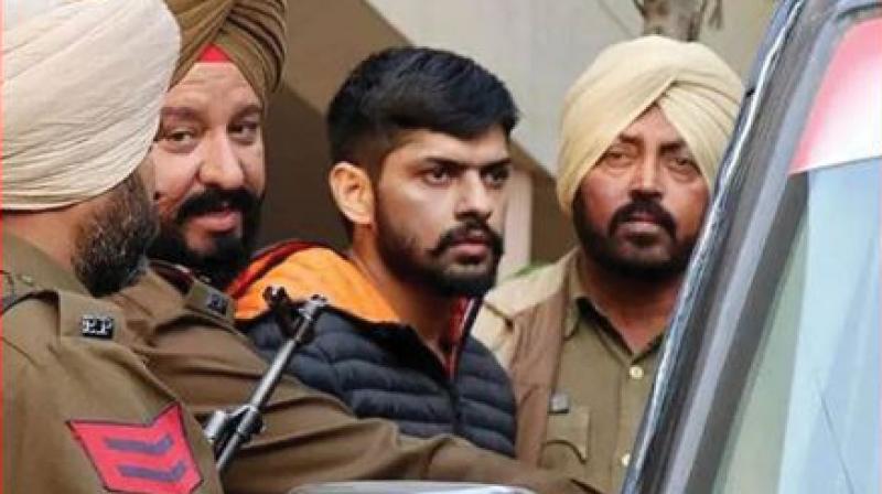 Gangster Lawrence on Muktsar police remand: He will be questioned in the extortion case, brought on transit remand from Delhi Gangster Lawrence on Muktsar police remand: He will be questioned in the extortion case, brought on transit remand from Delhi