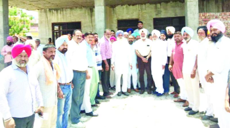 Congress leader Deepinder Dhillon and others Congress leader Deepinder Dhillon and others