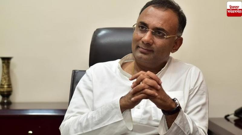Savarkar ate meat, he was not against cow slaughter Dinesh Gundu Rao Savarkar ate meat, he was not against cow slaughter Dinesh Gundu Rao