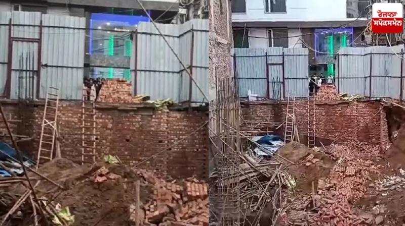 Wall collapses in Paharganj Delhi News Wall collapses in Paharganj Delhi News