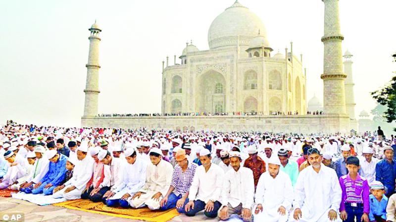 Muslim Peoples in Prayer
