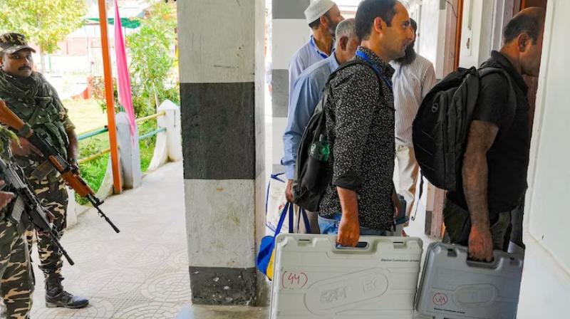 Voting has started for the first phase in Jammu and Kashmir, voting is taking place in 24 seats Voting has started for the first phase in Jammu and Kashmir, voting is taking place in 24 seats