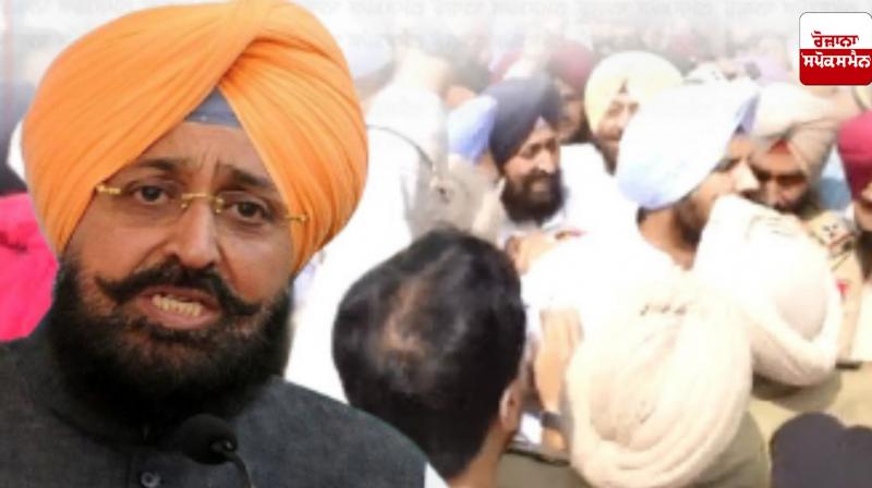 Police starts questioning Pratap Bajwa over 32 bomb statement, Congressmen protest outside police station Police starts questioning Pratap Bajwa over 32 bomb statement, Congressmen protest outside police station