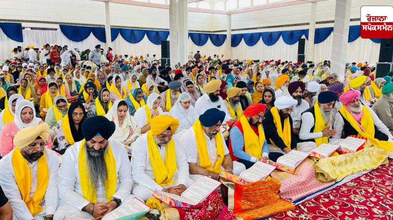 DSGMC begins Sri Sehaj Path dedicated to the 350th martyrdom anniversary of Sri Guru Tegh Bahadur Sahib Ji DSGMC begins Sri Sehaj Path dedicated to the 350th martyrdom anniversary of Sri Guru Tegh Bahadur Sahib Ji