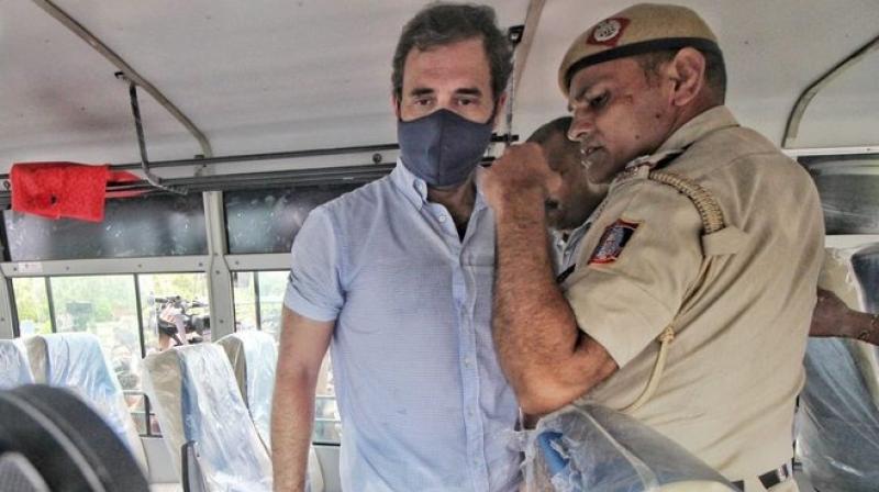 Rahul Gandhi and Others detained at protest over Sonia Gandhi's ED questioning Rahul Gandhi and Others detained at protest over Sonia Gandhi's ED questioning