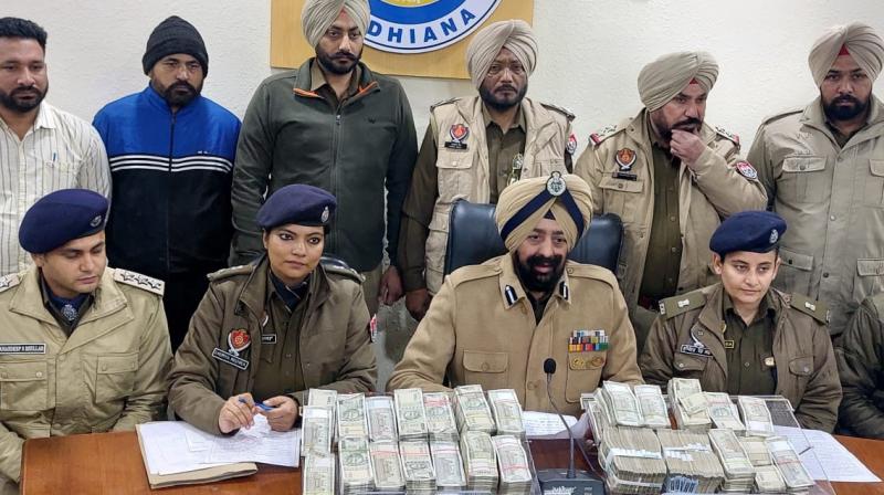 Ludhiana Police arrested 4 members of 'Thakthak Gang' Ludhiana Police arrested 4 members of 'Thakthak Gang'
