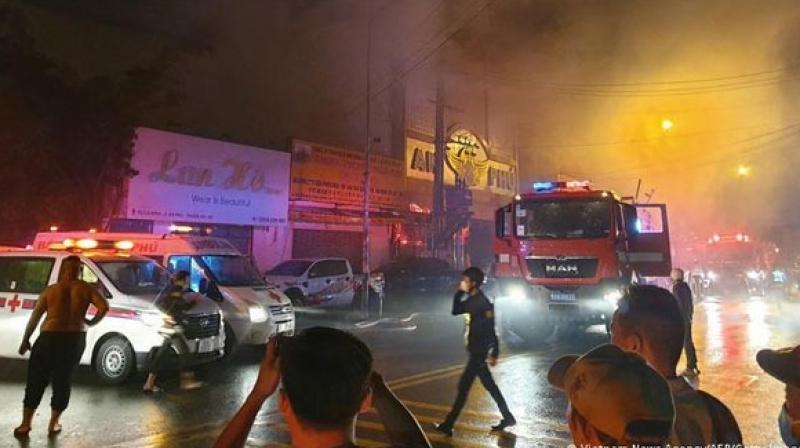 Old woman died due to fire in motorcycle showroom, 300 vehicles burnt down Old woman died due to fire in motorcycle showroom, 300 vehicles burnt down