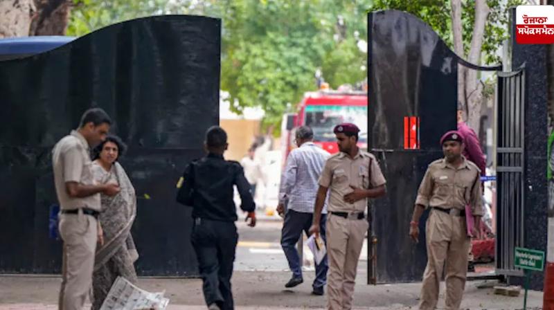 Delhi School Bomb Threat News in punjabi Delhi School Bomb Threat News in punjabi