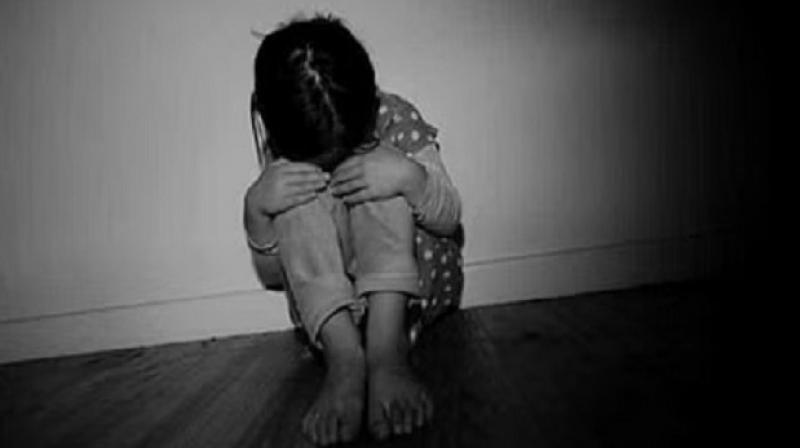 A young man who tried to rape a three-and-a-half-year-old girl was arrested A young man who tried to rape a three-and-a-half-year-old girl was arrested