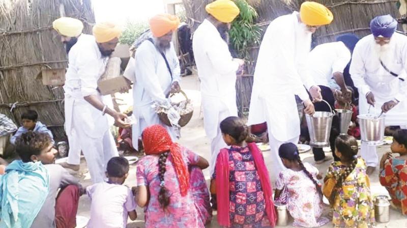 Shiromani Committee set up langar for  flood victims