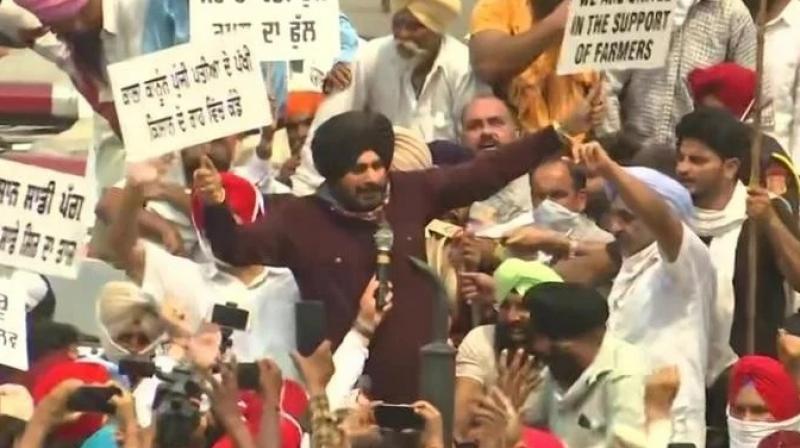 Navjot sidhu protest against farm bills in Amritsar Navjot sidhu protest against farm bills in Amritsar
