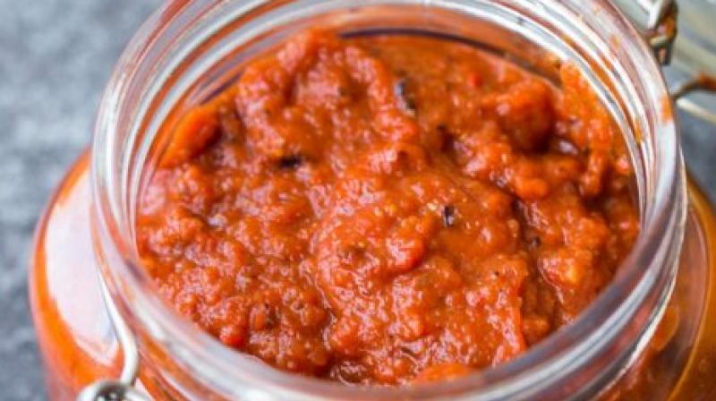  Coconut and red pepper sauce